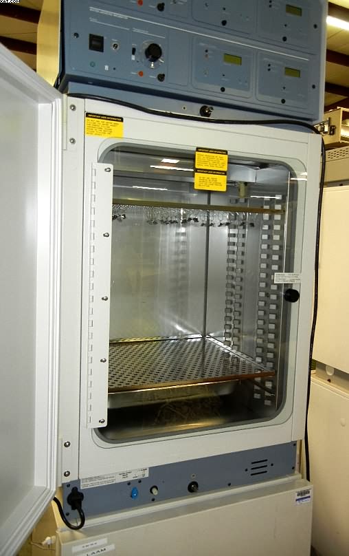 FORMA SCIENTIFIC Model 3226 Tandem Incubator,